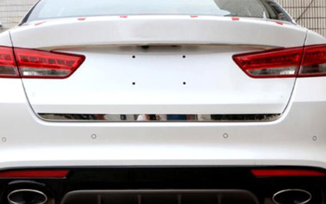 Kia Tailgate Chrome Molding - 2016+ Optima\/HEV\/PHEV D4F24AC000